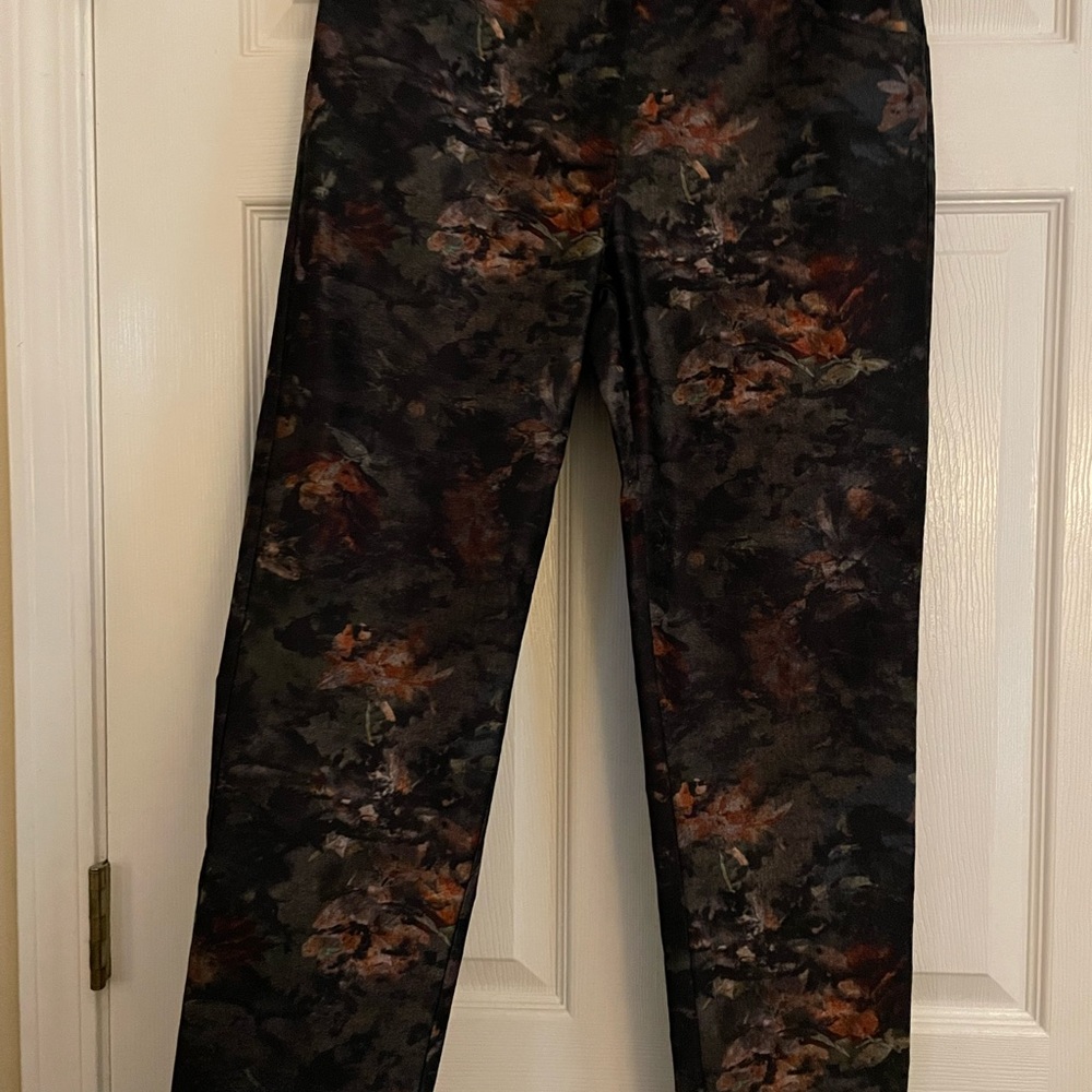 Elliott Lauren ankle length pants size 6